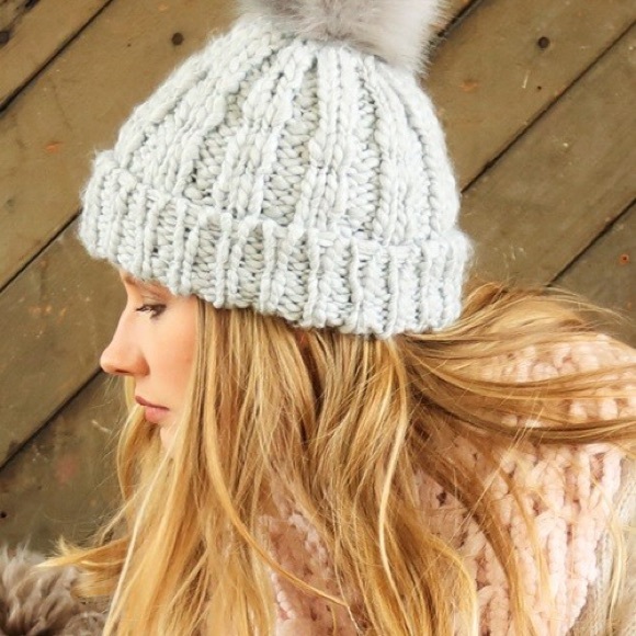 💋Peachy Queen Beanie - Picture 2 of 2